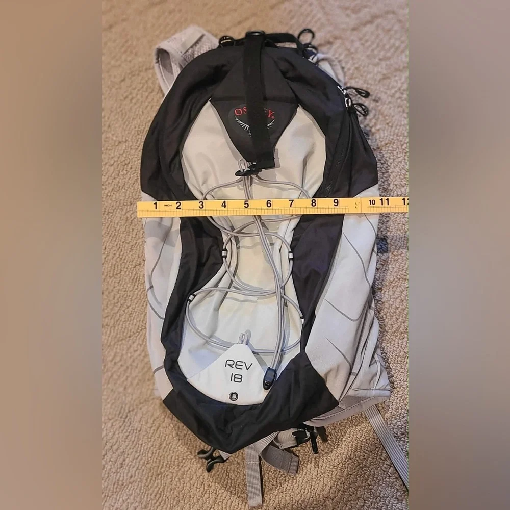 Osprey Rev 18 Men's Hiking Backpack - Black and Gray with 2.5 L bladder